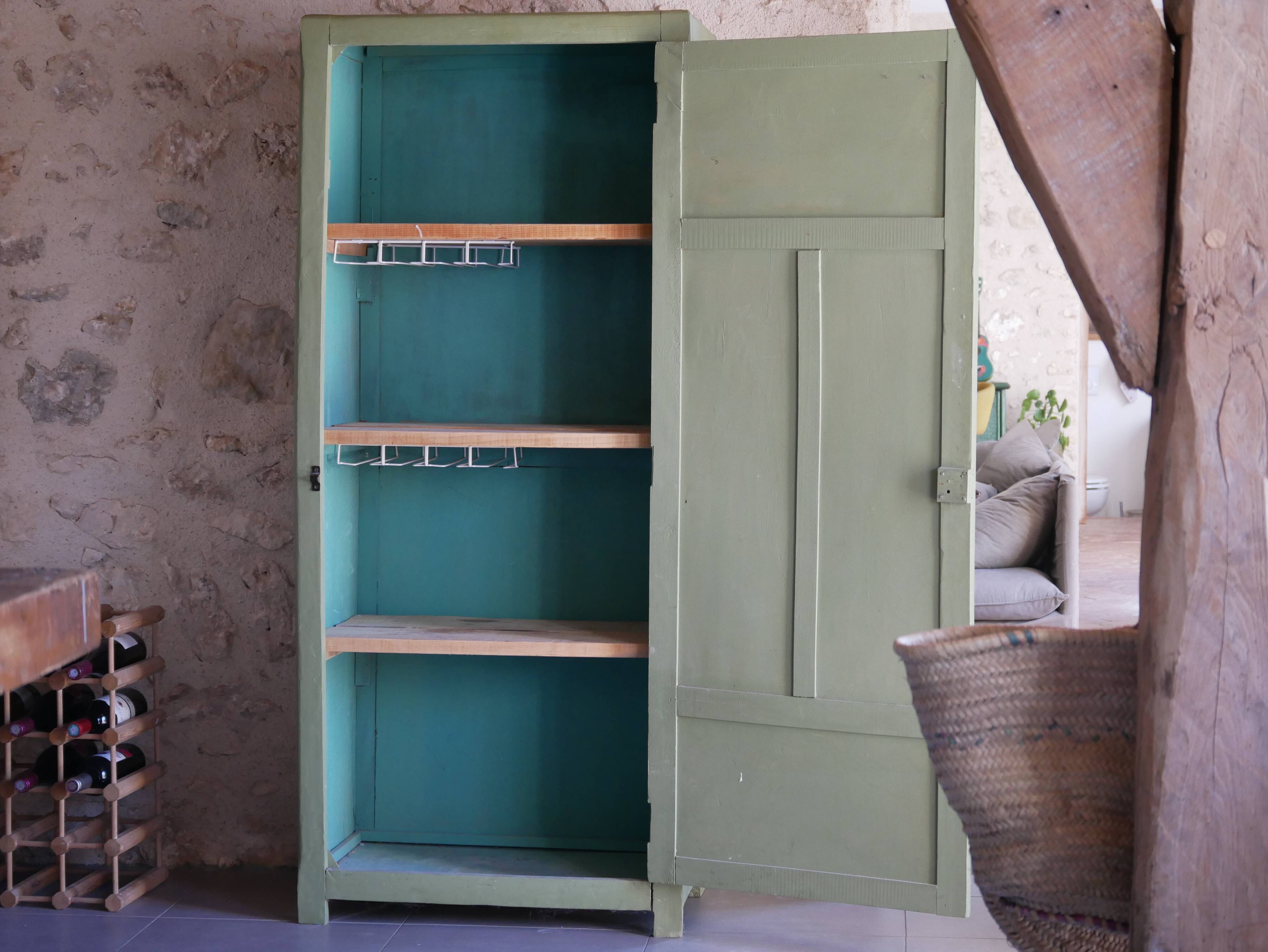 Armoire parisienne