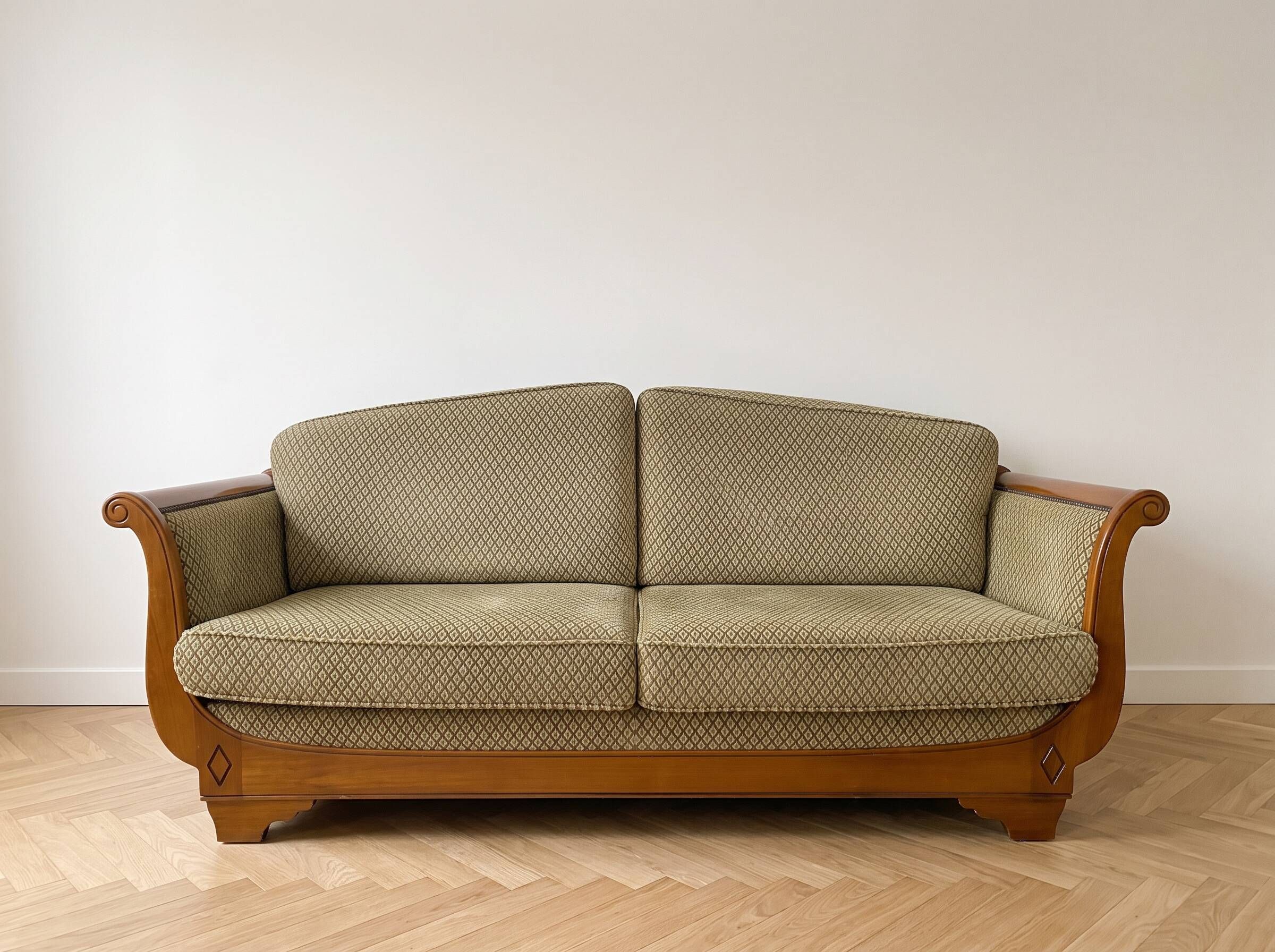Vintage retro canapé in wood and beige fabric