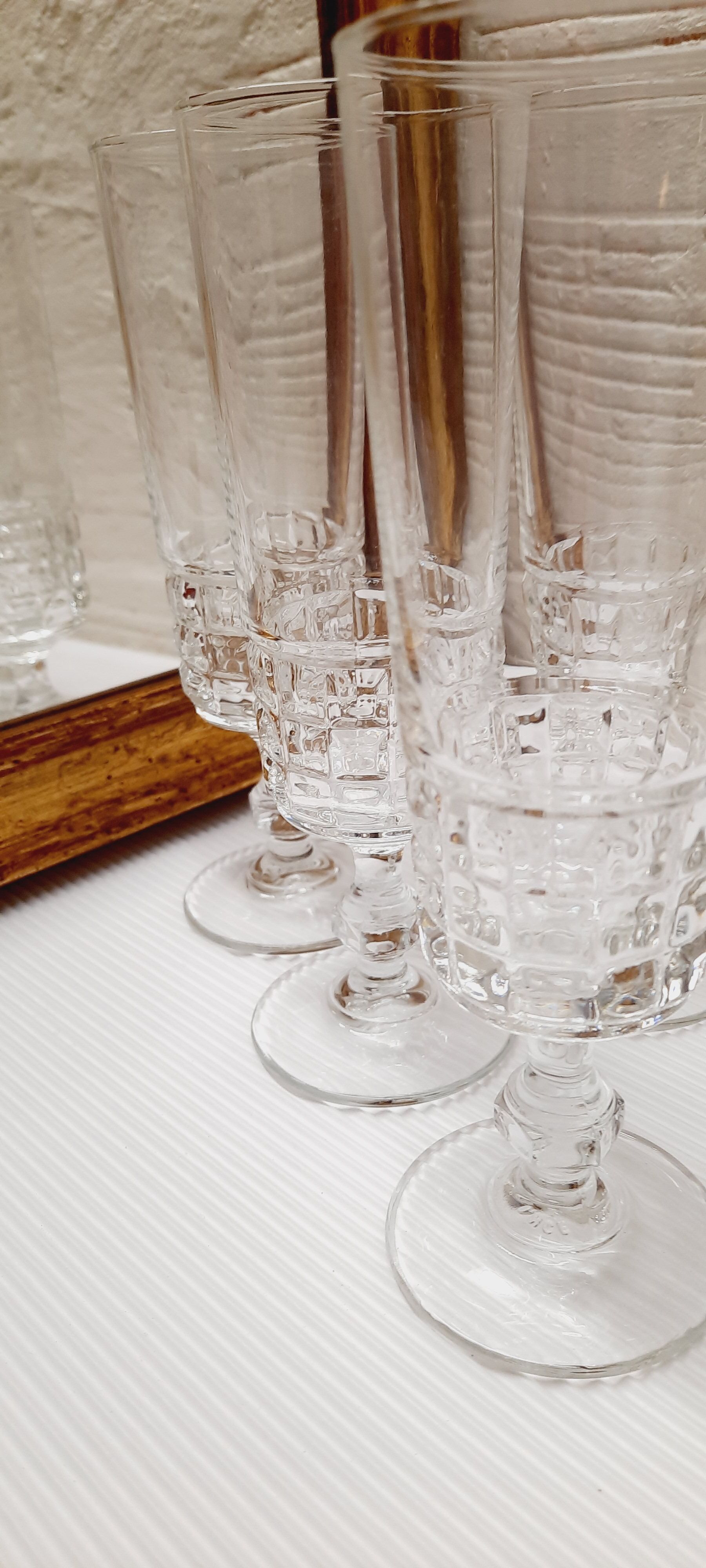 Set 4 champagne flutes diamond tips
