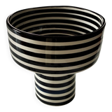 XL coupe presentation or base with black and white stripes.