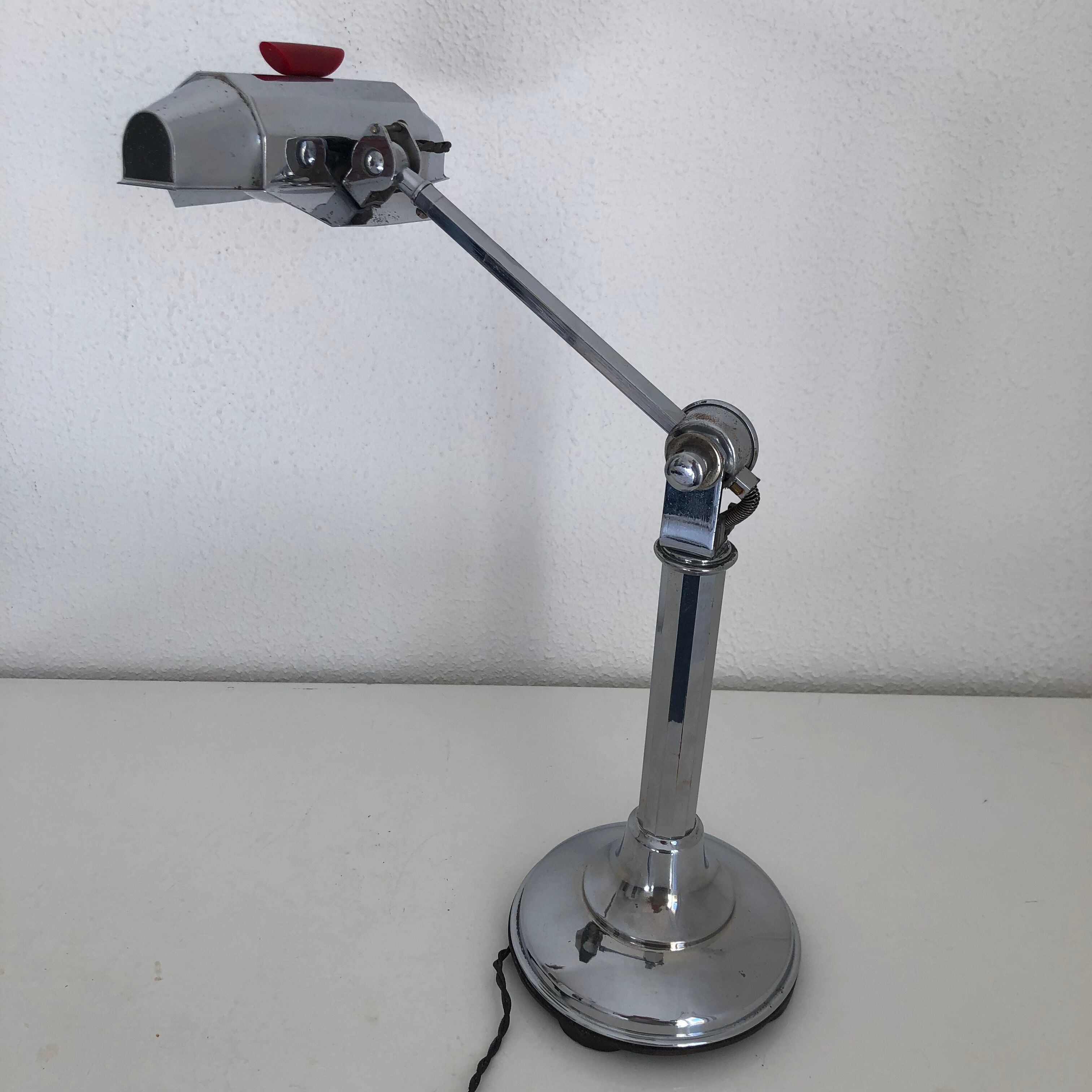 Vintage 1930 vintage chrome art deco lamp