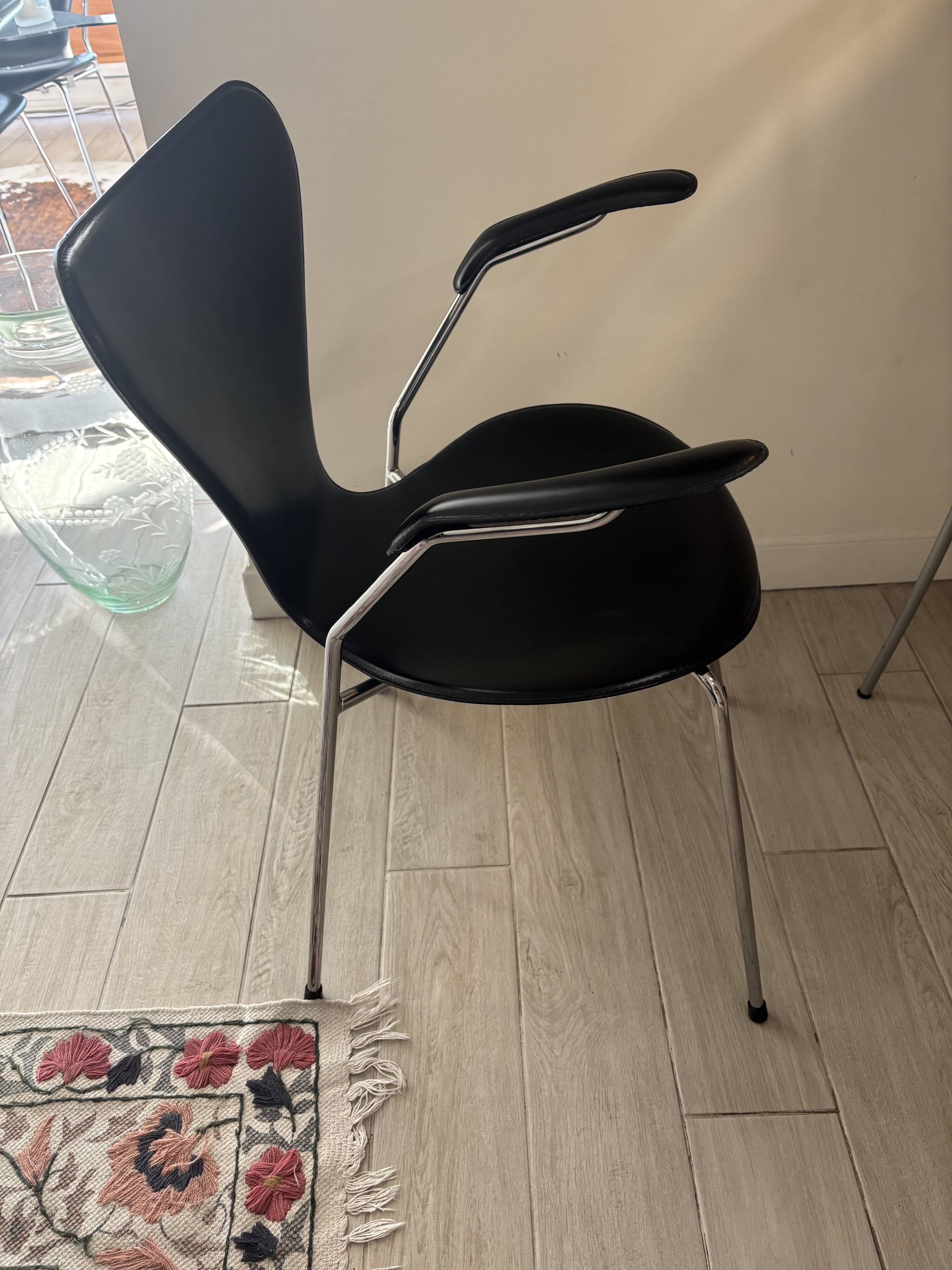 Chaises Arne Jacobsen