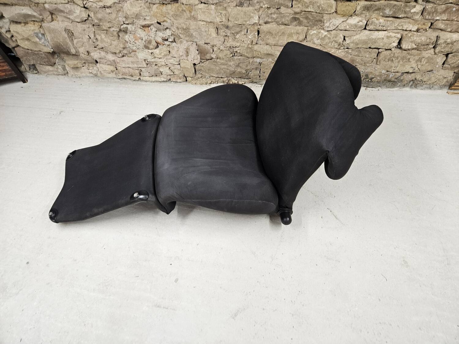 Cassina 1980 vintage ergonomic armchair