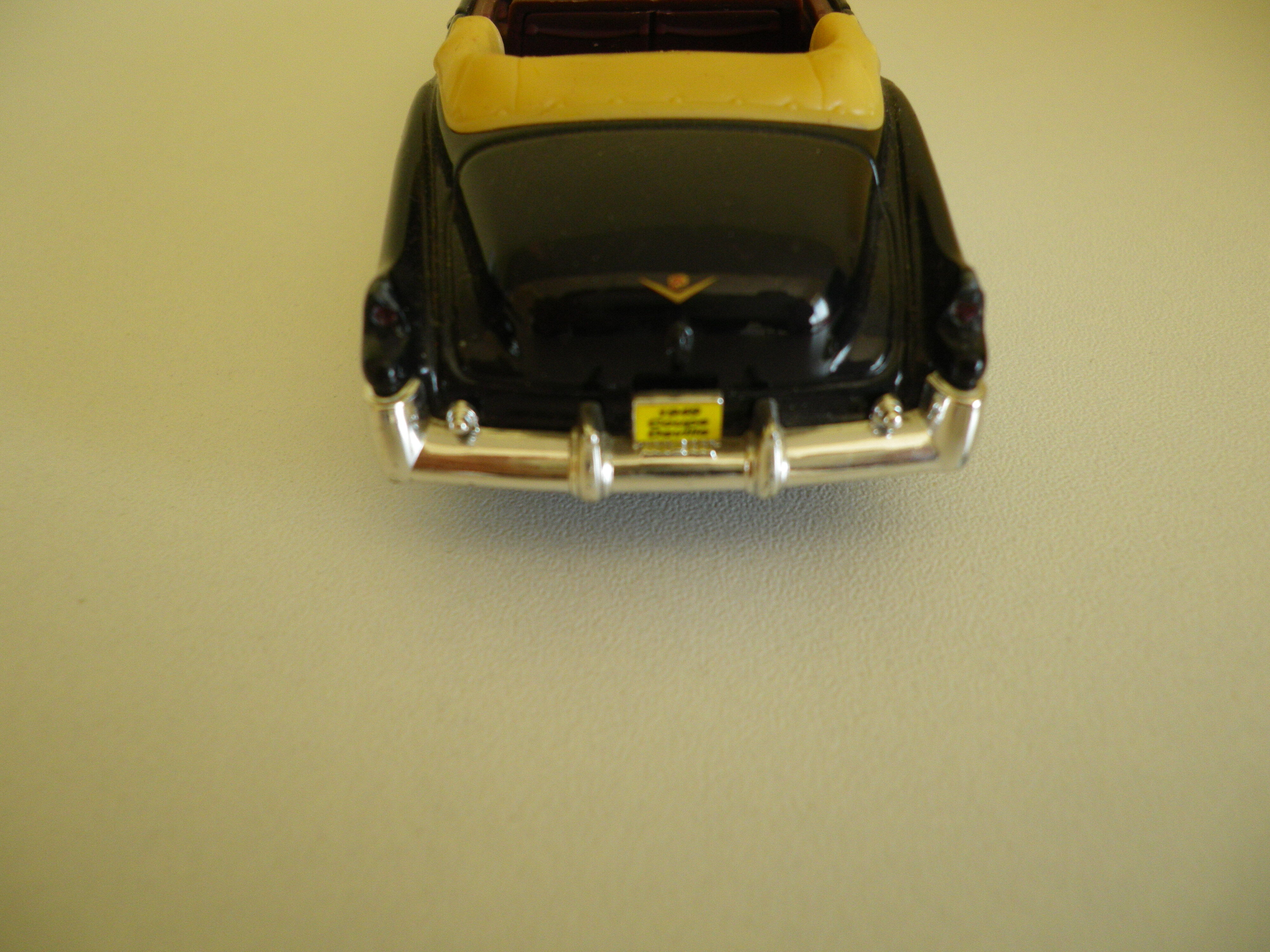 Cadillac coupée Deville de 1949 1/43 Road Signature métal