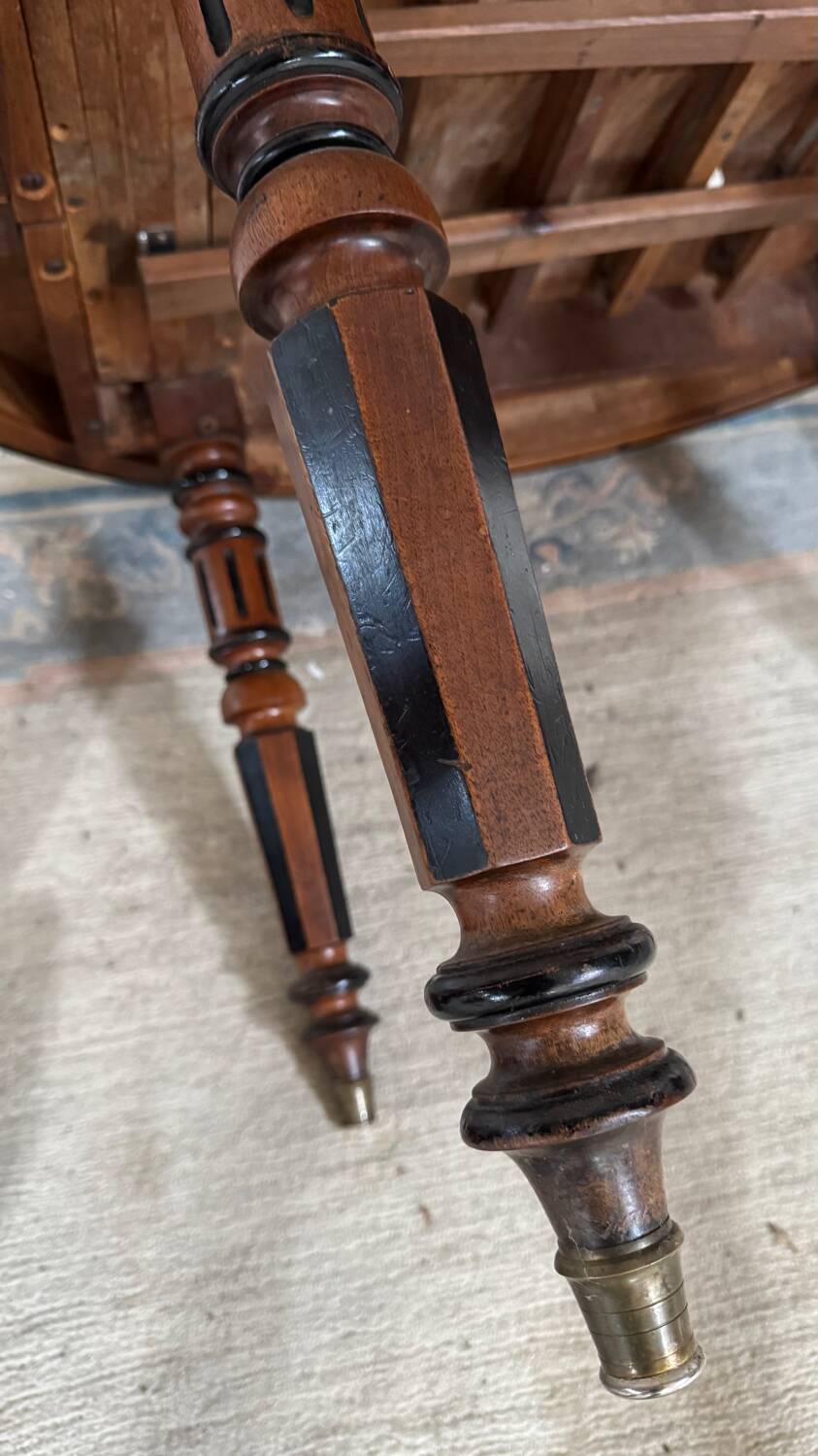 Oval Mahogany Dining Table N III