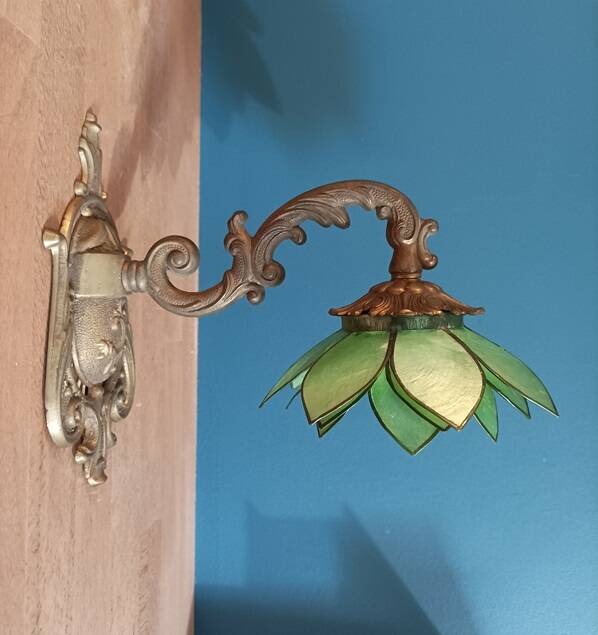 Applique lampe Lotus fleur pétale nacre base bronze dp 1123615