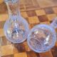 2 carafes en verre craquelé
