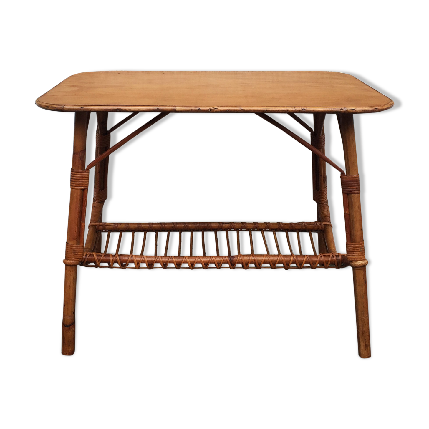 Table d'appoint en rotin et plateau en bois