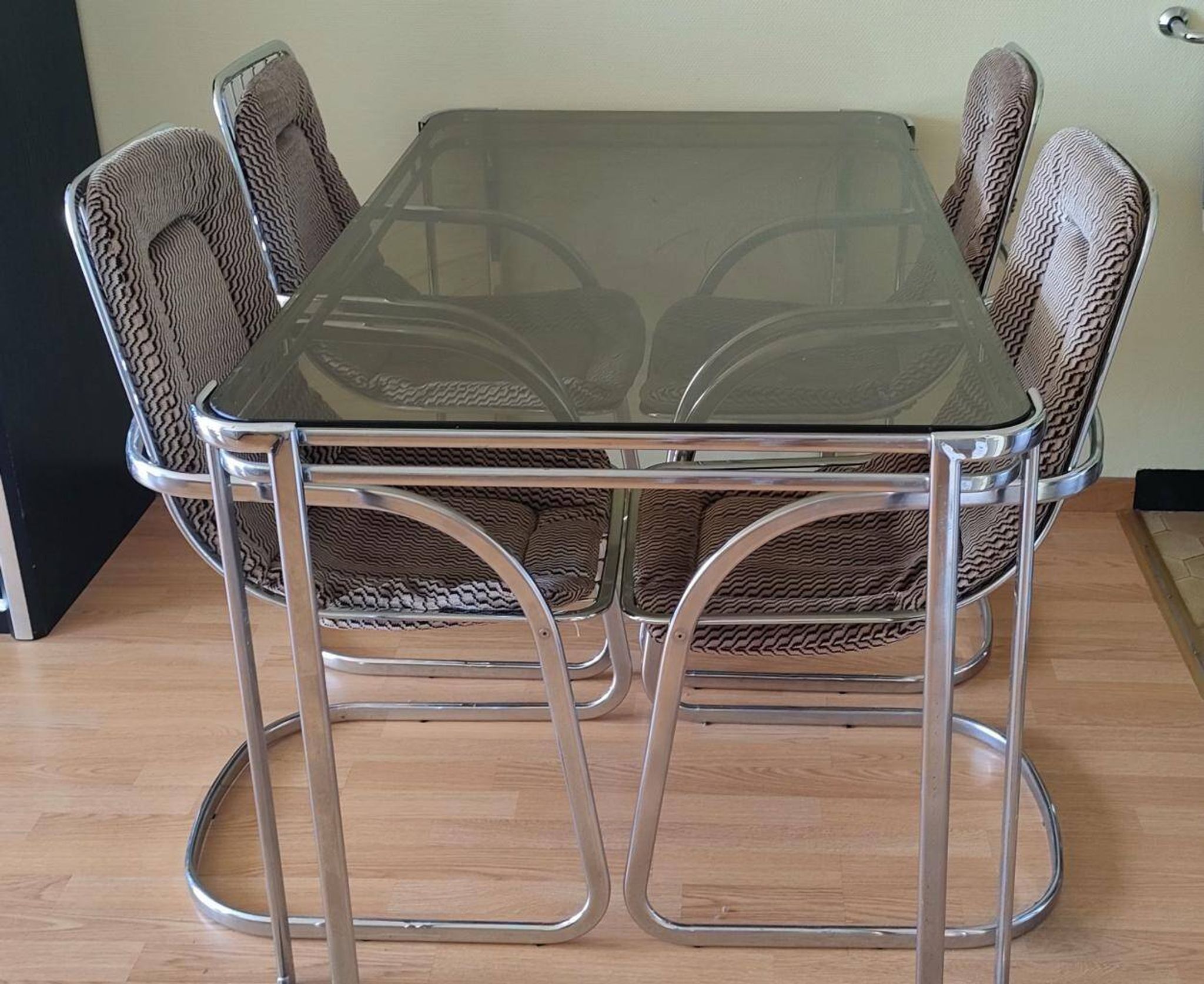 Table and chair set