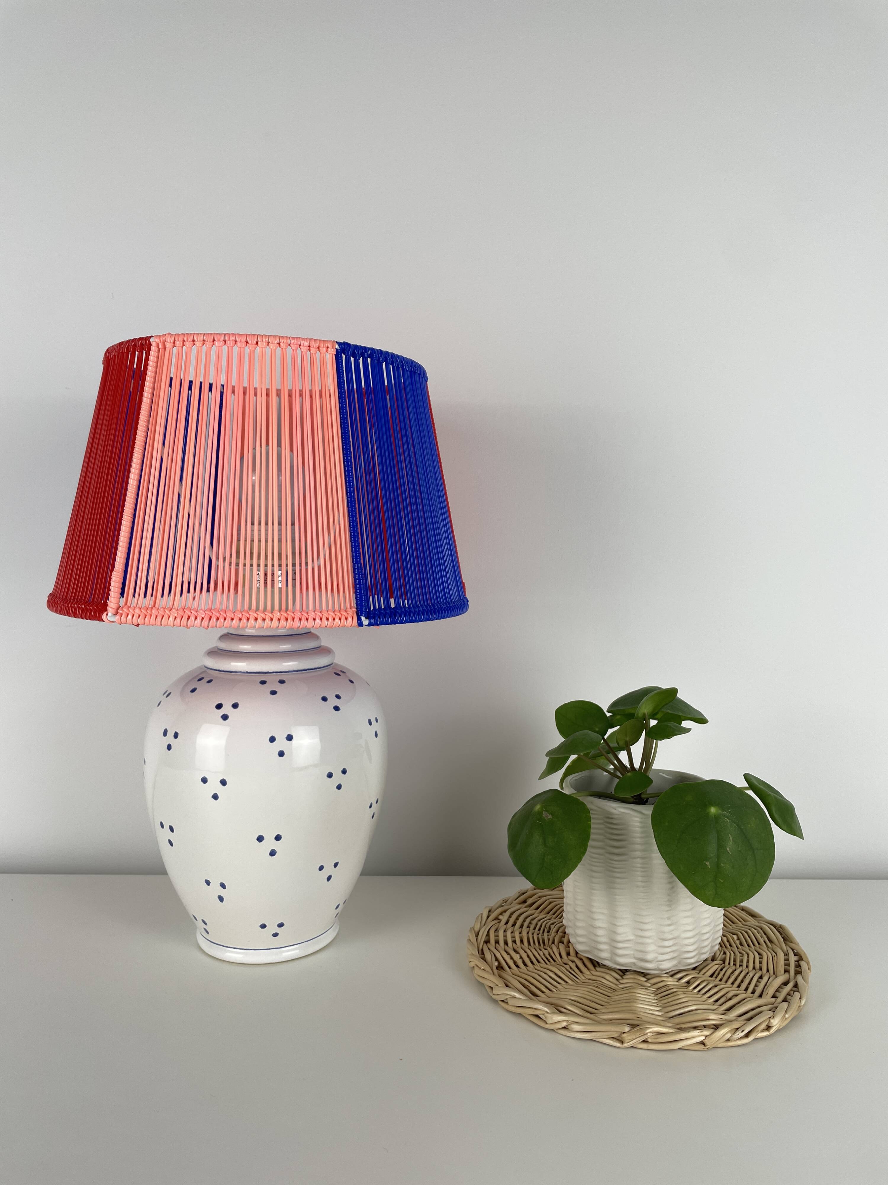 Lampe vintage céramique et abat-jour scoubidou