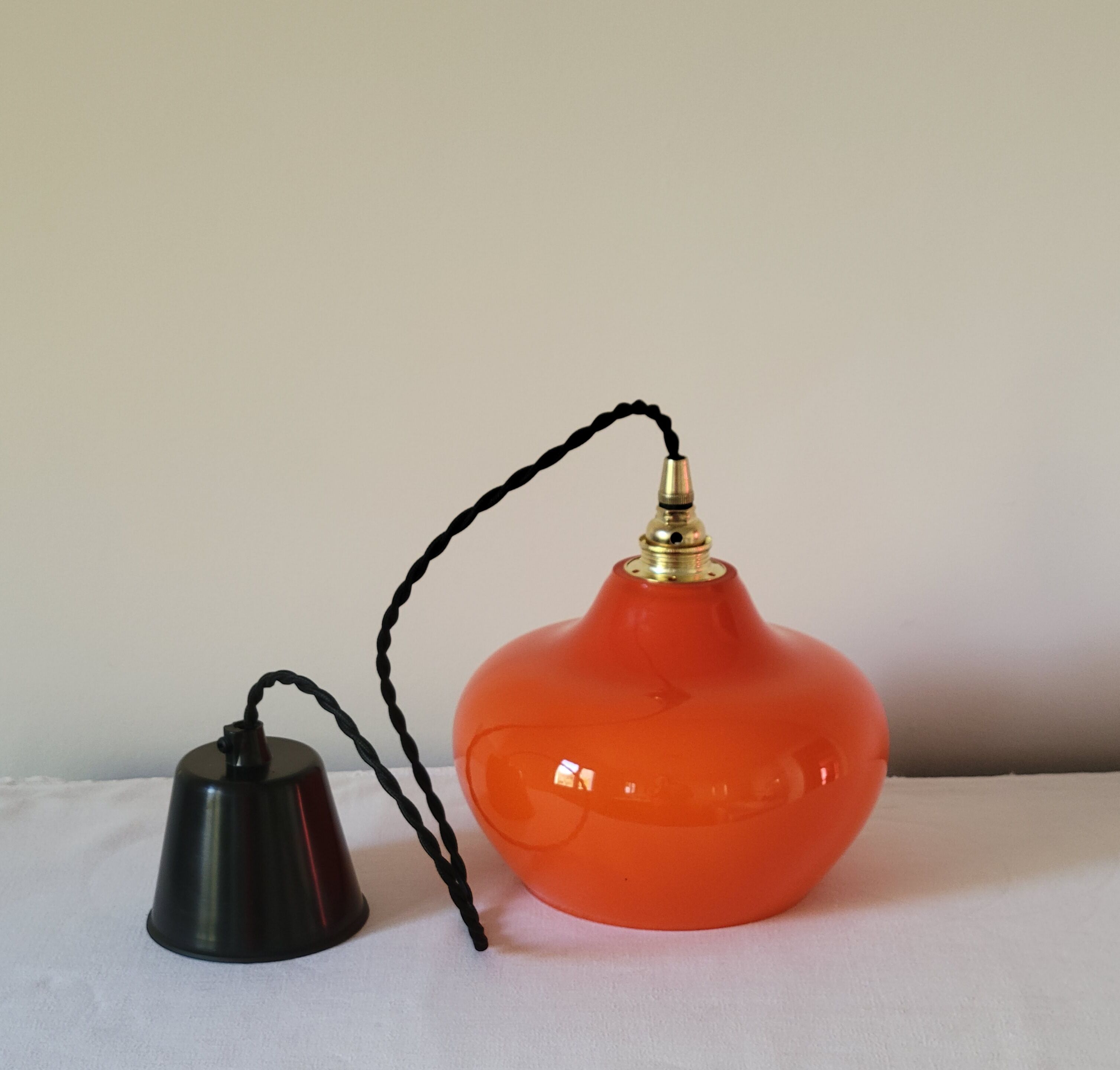 Orange opaline suspension