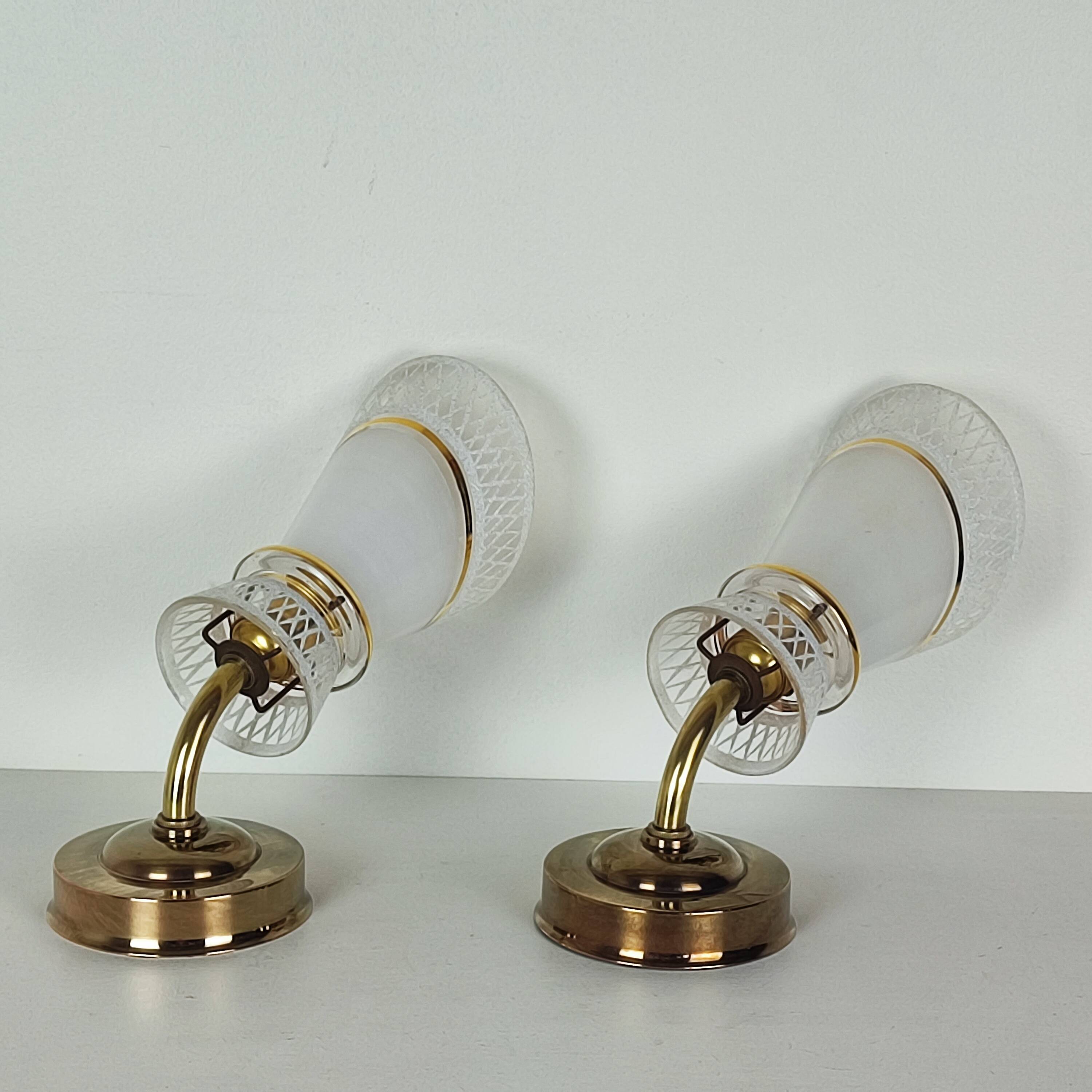 Pair of 50' wall lights