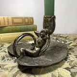 Water lily leaf thumb candle holder