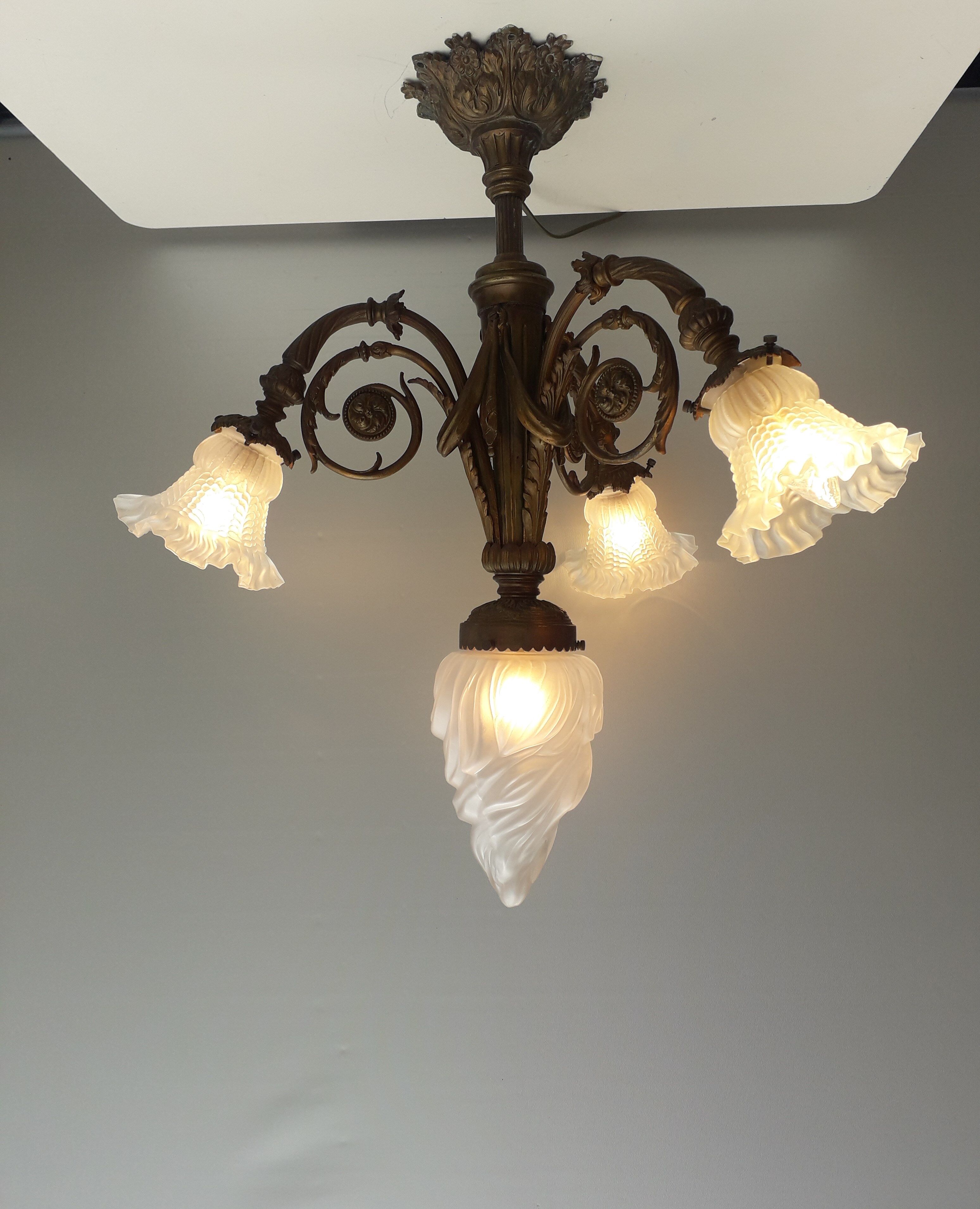 Art nouveau chandelier in bronze and pressed glass 1920