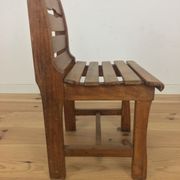 Chaise à lattes de bois pour enfants