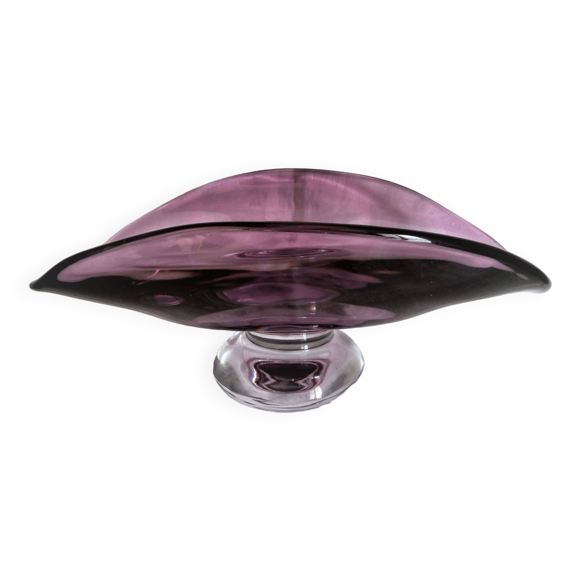 Art Deco style pedestal centrepiece in thick crystal from Val Saint Lambert, 1970s.