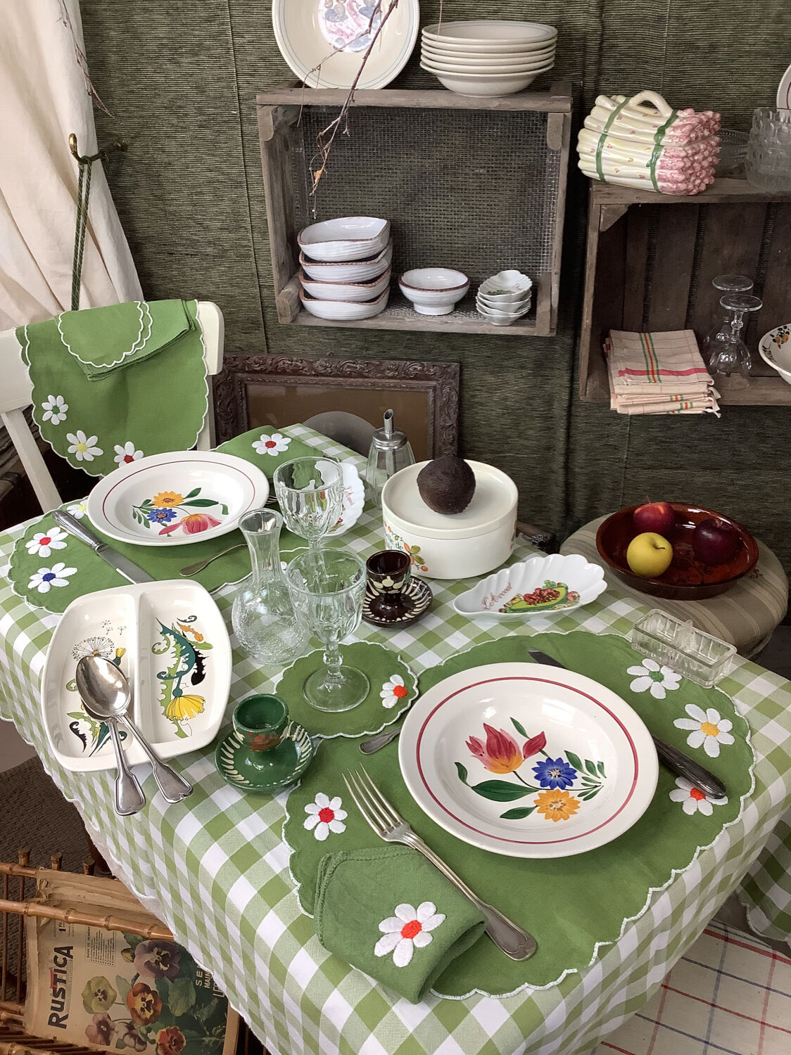 Vintage tablecloth Scottish style green white
