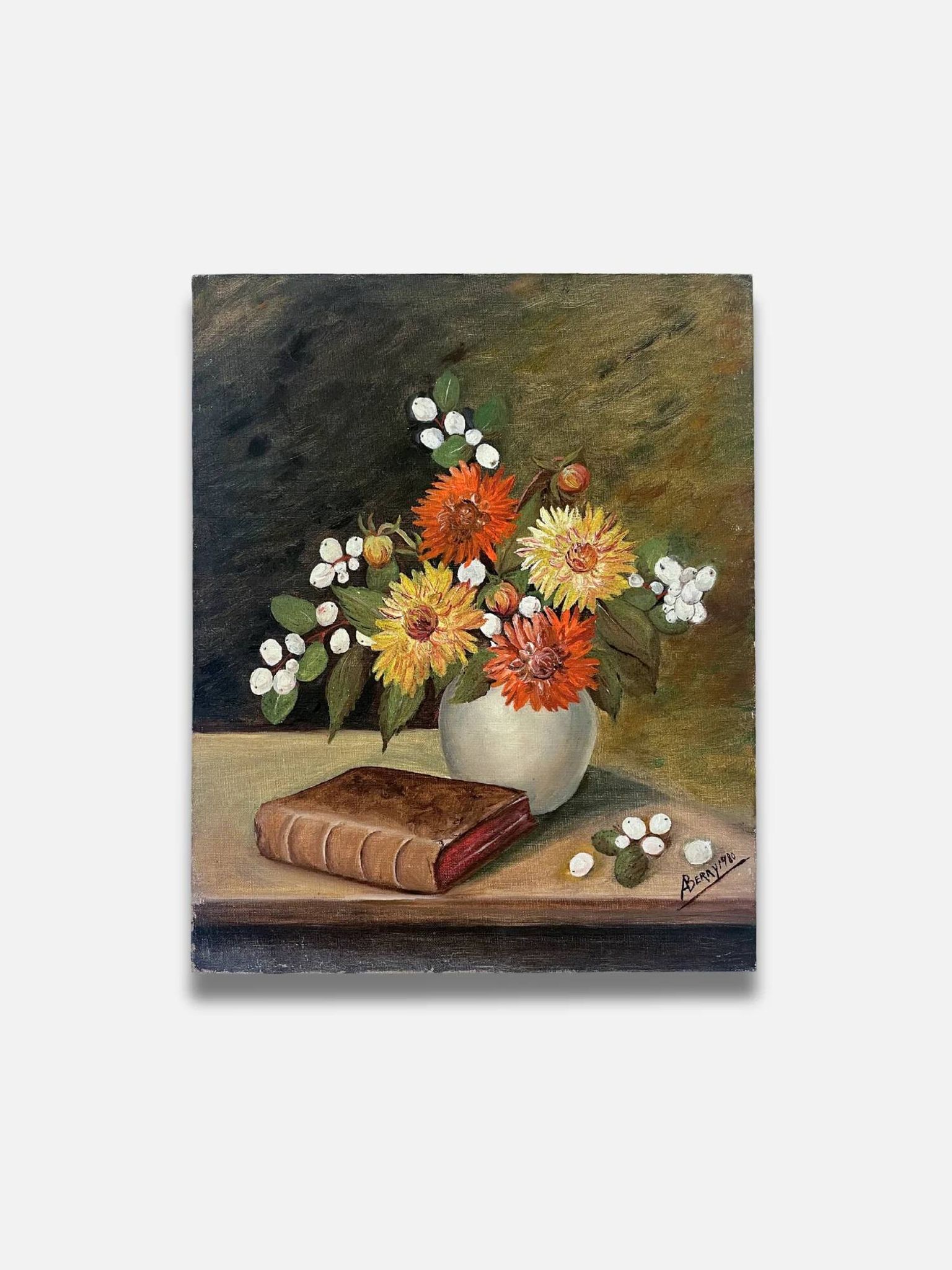 Nature morte avec des fleurs et livre