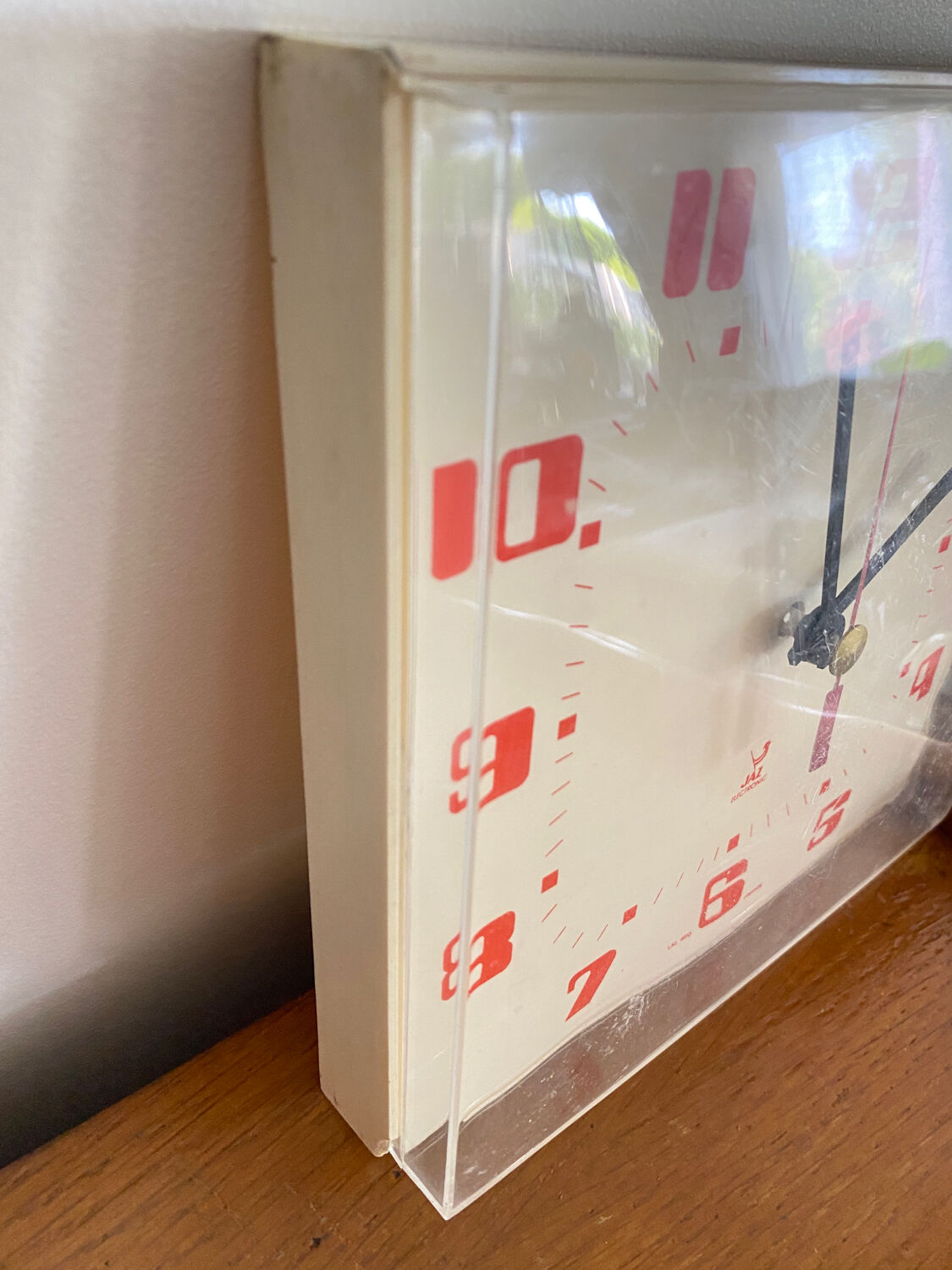 Jaz electronic vintage clock