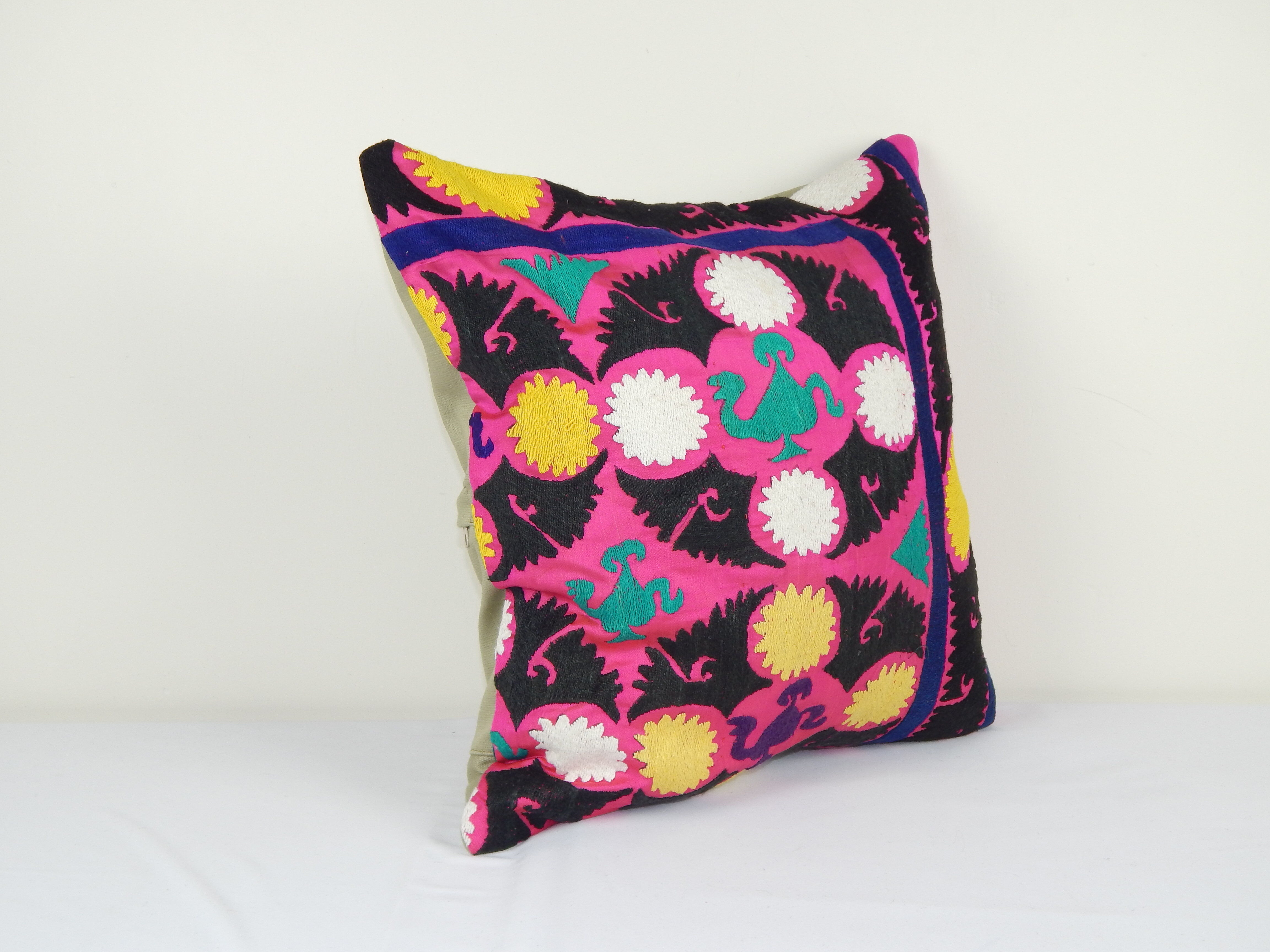 Pink cushion cover Suzani ak262