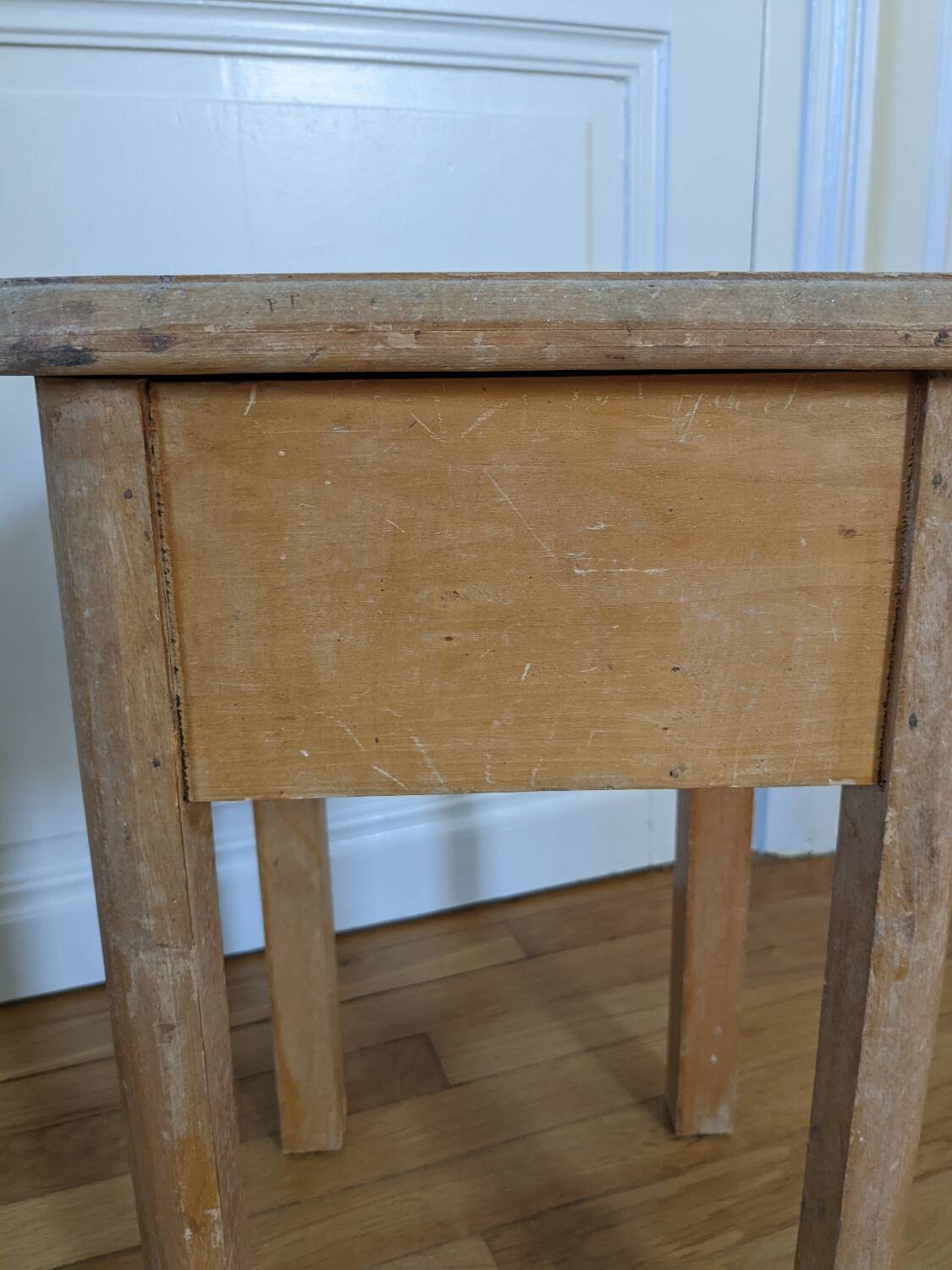 Painter's chest stool