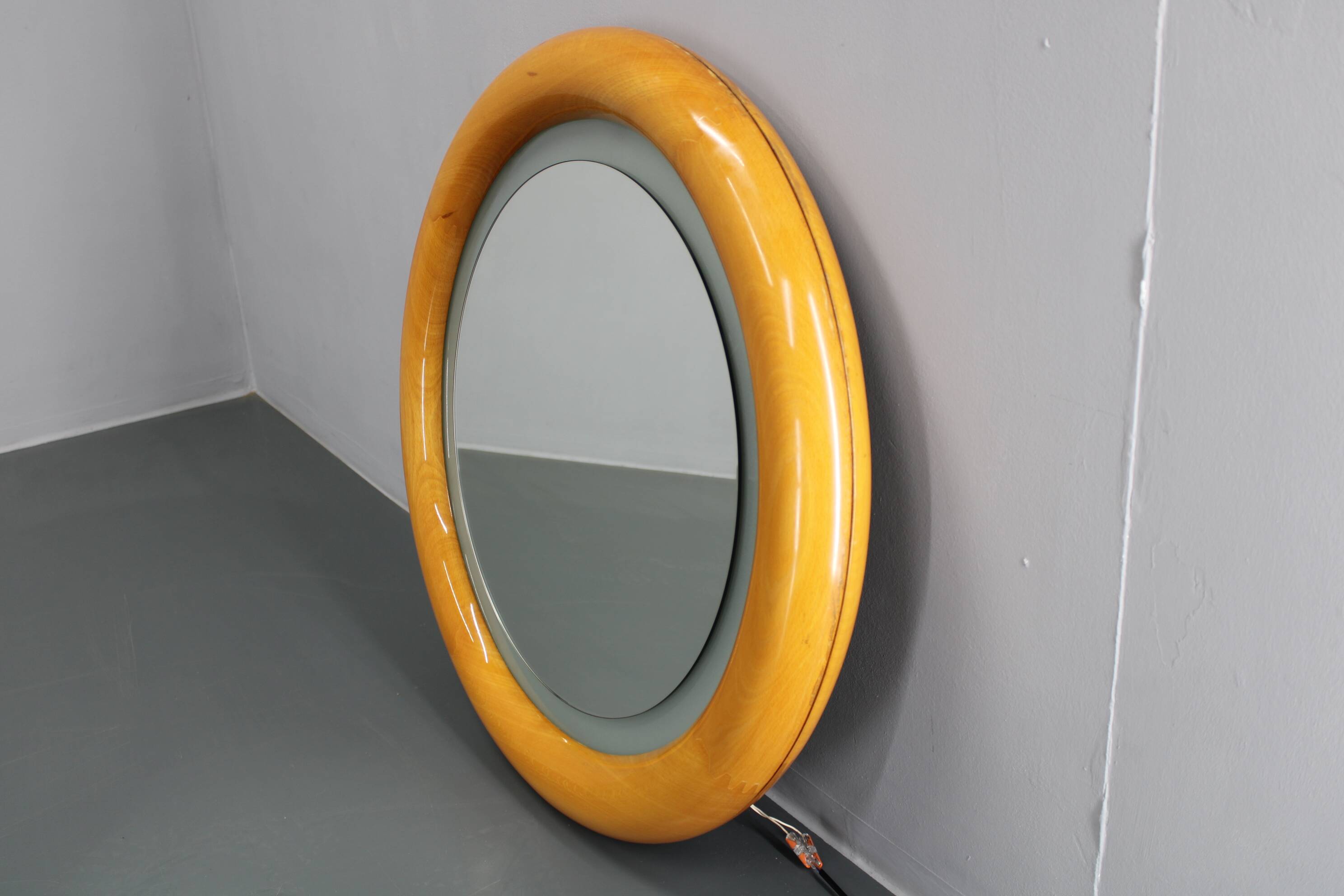 1970s Italian Round Mirror in Wooden Frame with Light