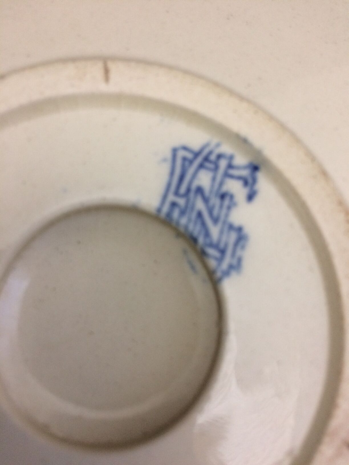 Ancient mustard tree in gien earthenware