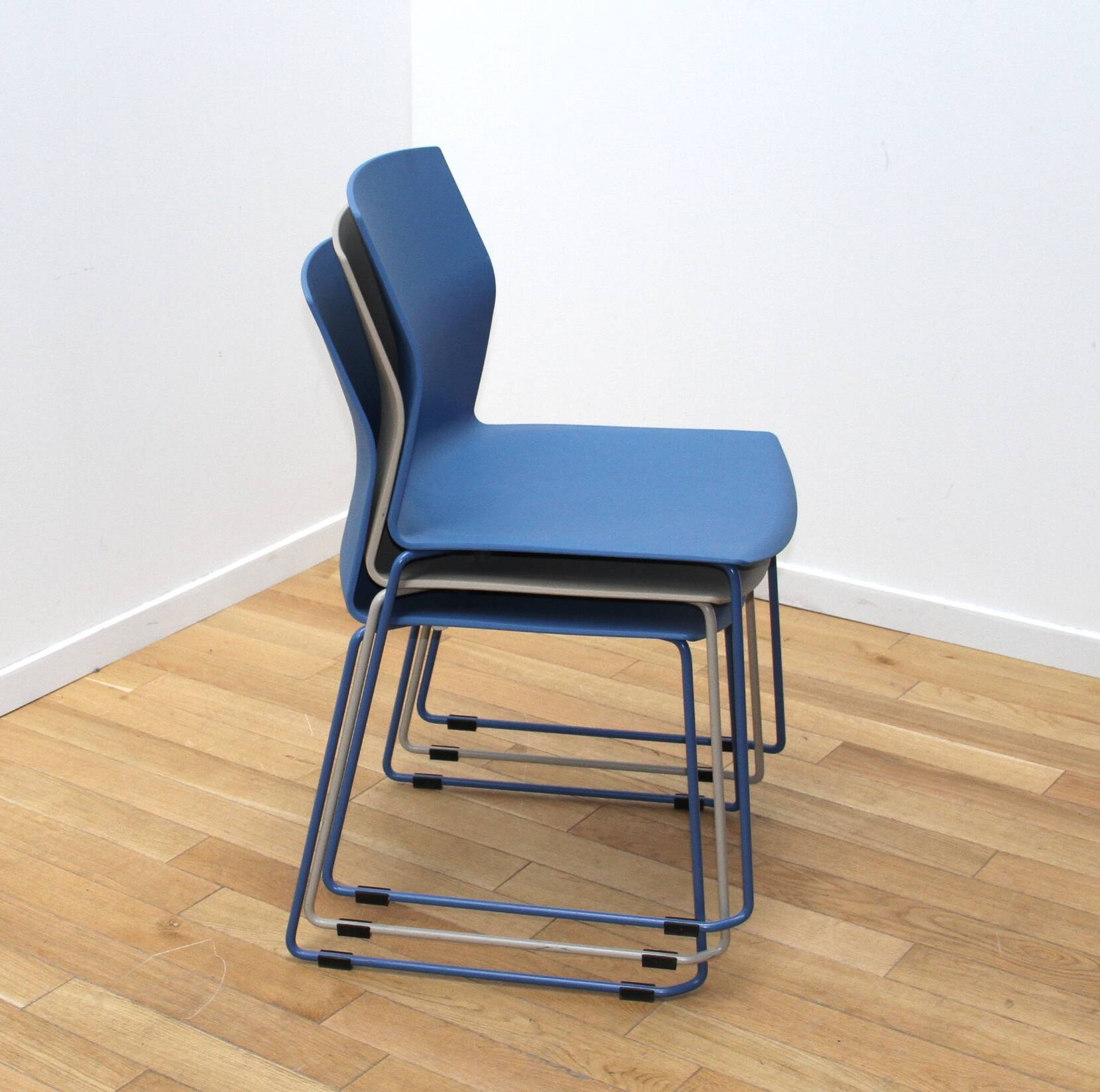 Kabi Wire visitor chair, Akaba