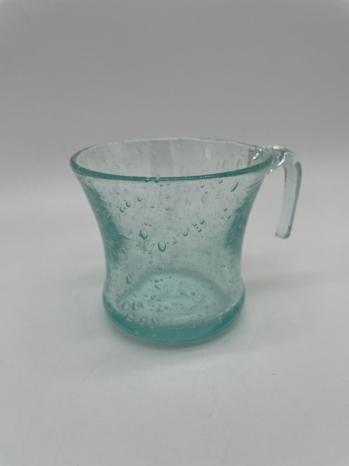 Punch service, Medici sangria in blue bubbled glass