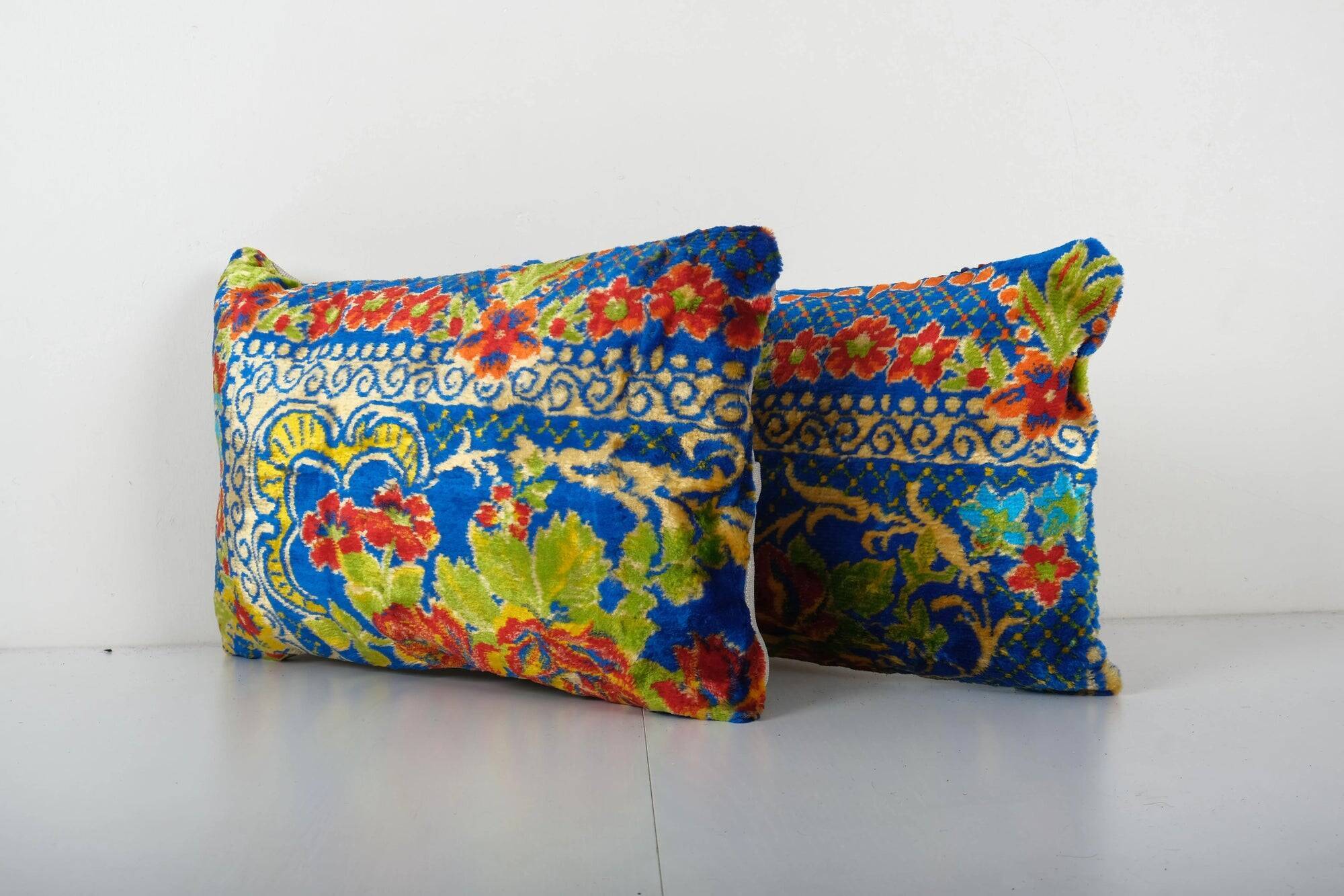 Set of 2 vintage ikat cushion covers 48x30 cm