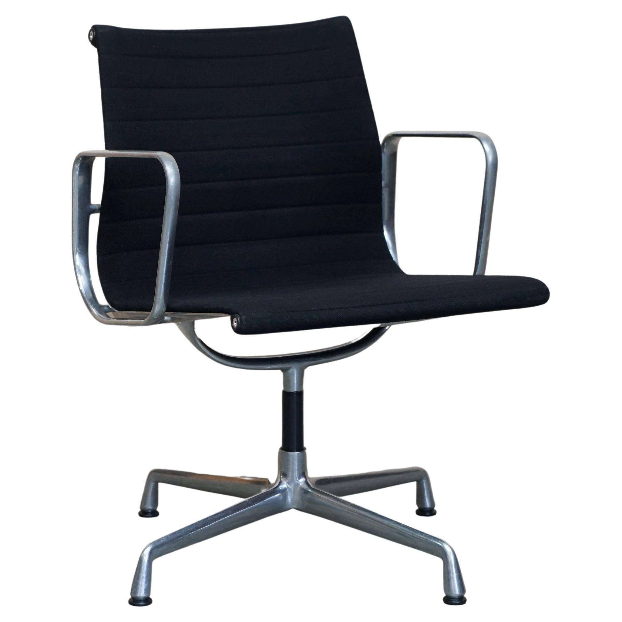 Hopsak swivel office chair Charles & Ray Eames Vitra EA108