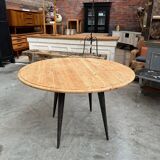 Round table tolix legs