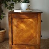 Low chest of drawers in 20th century walnut