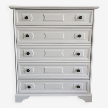 Fully renovated chest of drawers
