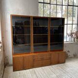 Mahey bookcase in elm and XXL brass