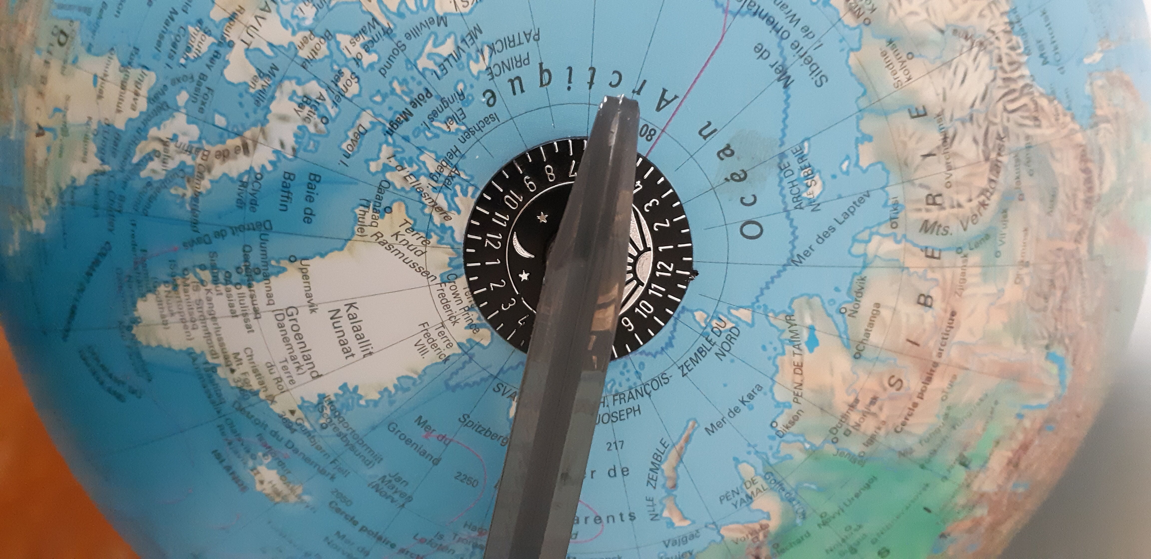 Sudime light earth globe