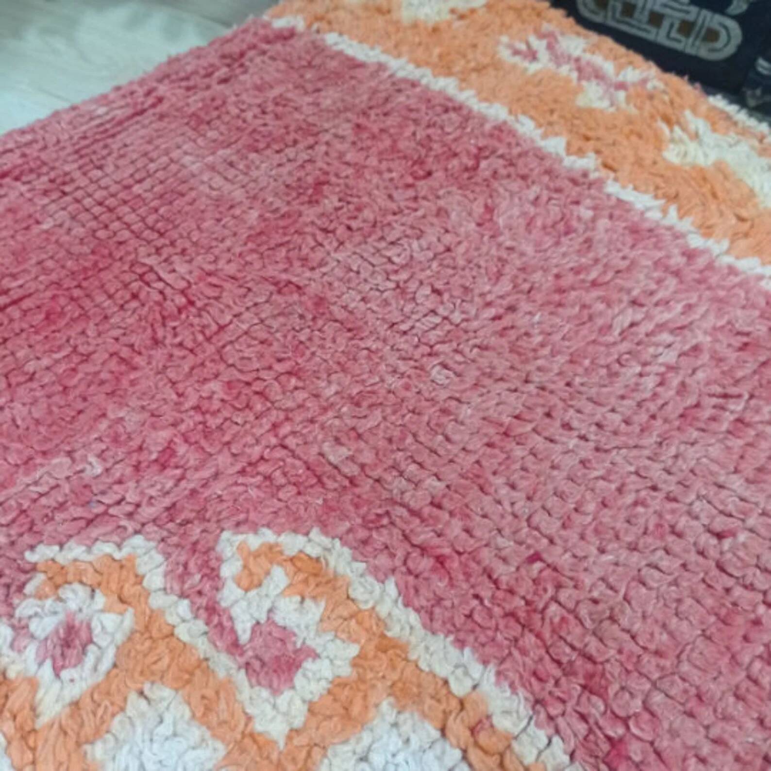 Handmade Berber pouf in wool 60 X 60 X 20 CM