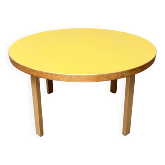 Mid-century modern yellow linoleum coffee table by Alva Aalto for Artek, Finland, 1960s.