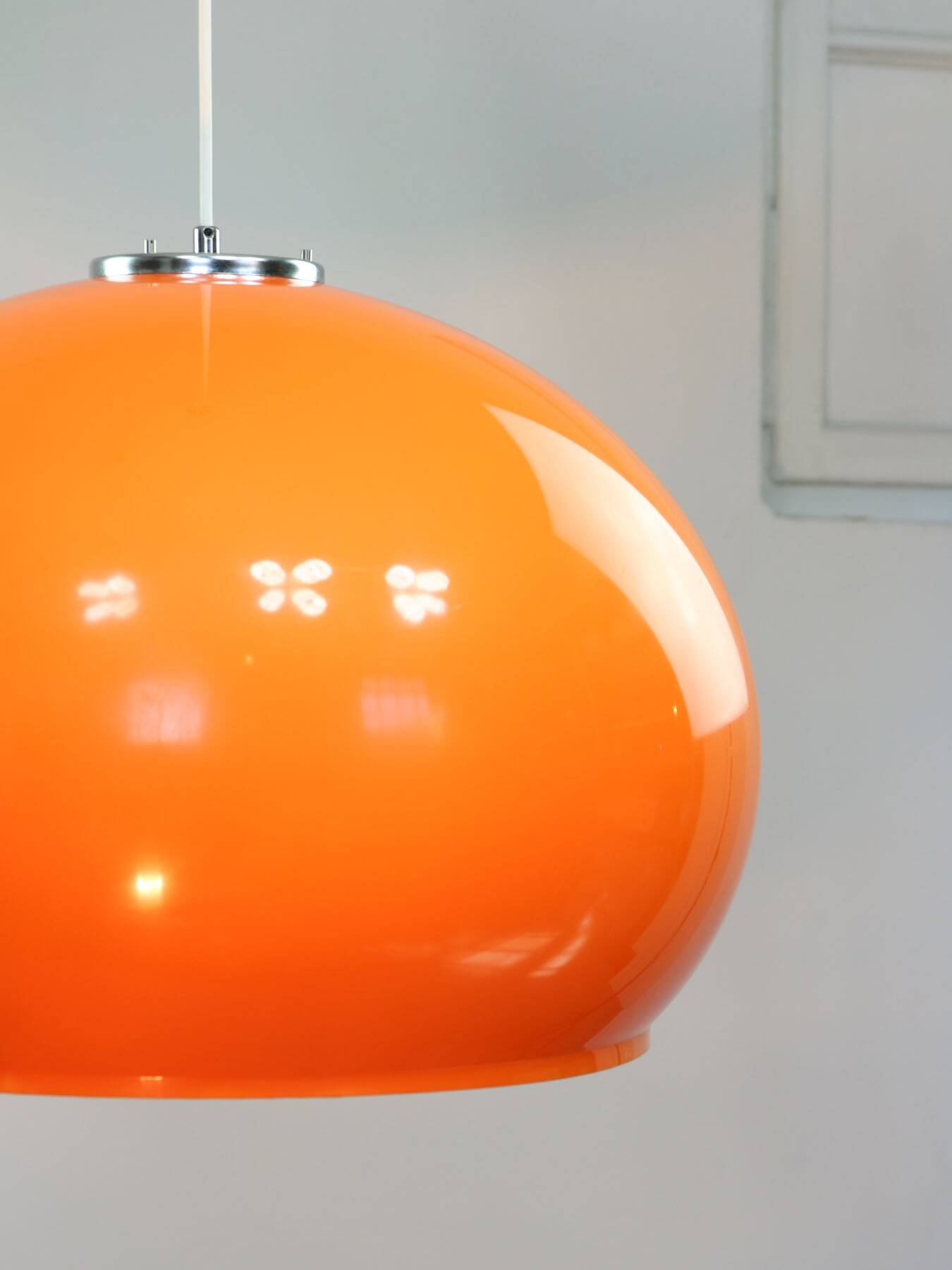 Suspension géante orange Space Age de Guzzini, années 70