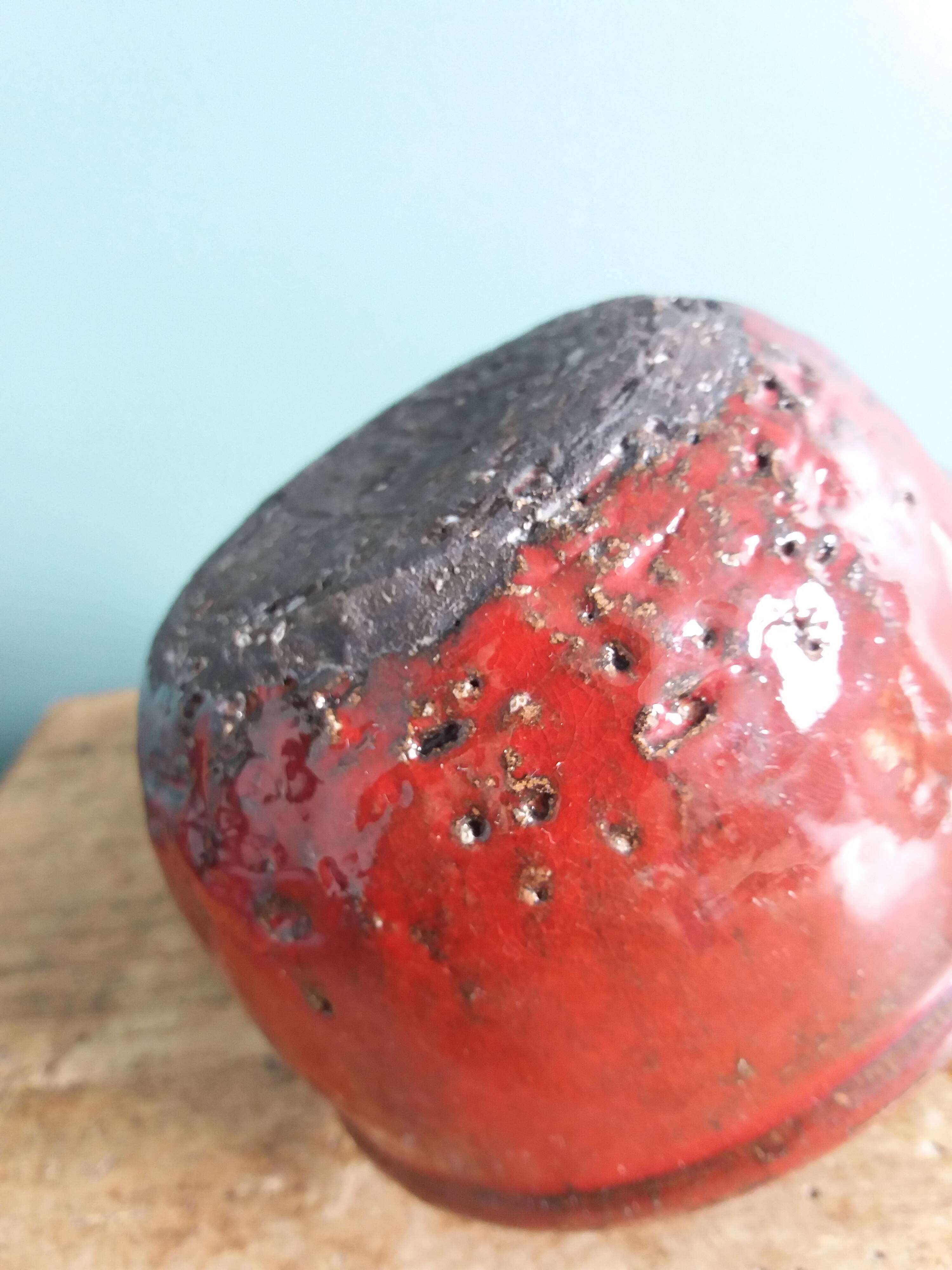 Ceramic signed Hofmann Gérard, Vallauris, manganese red