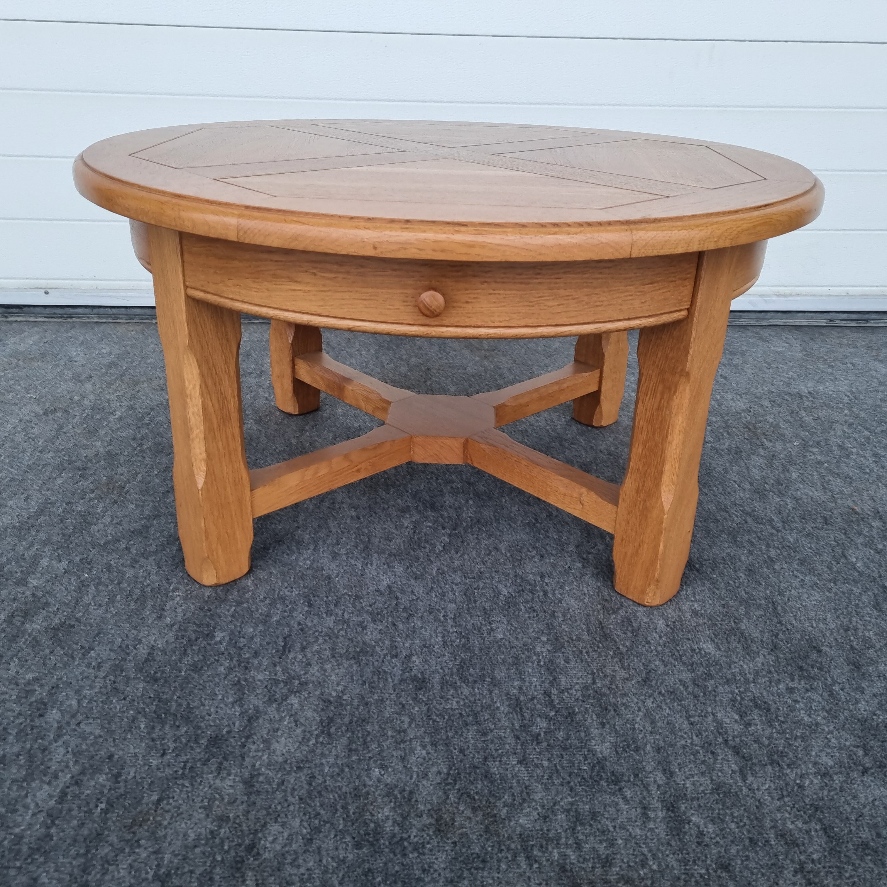 Round coffee table 1980
