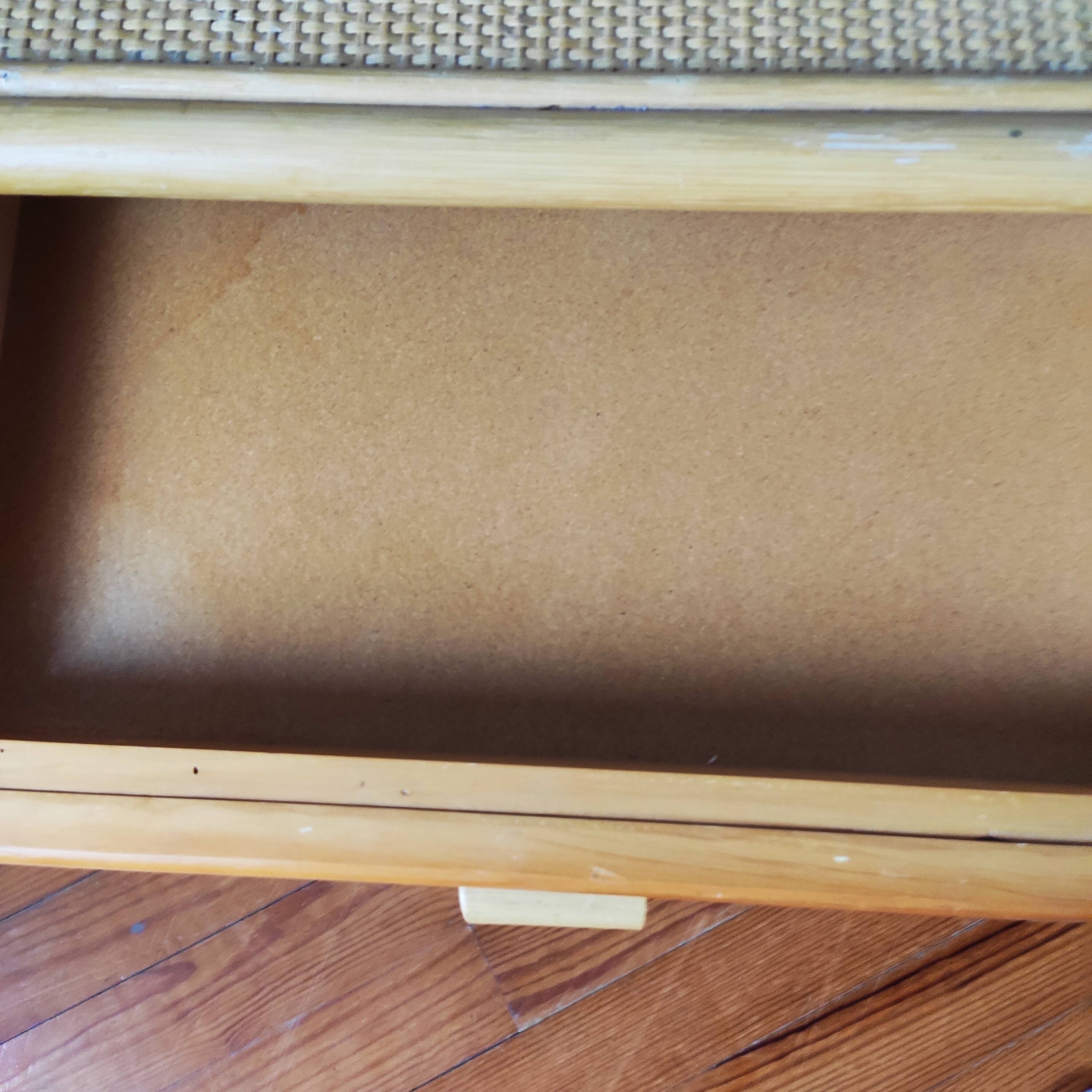 Pair of vintage 80s bedside tables in light rattan.