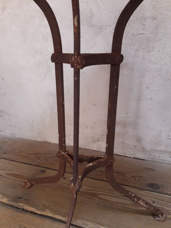 Pedestal table, wrought iron garden table