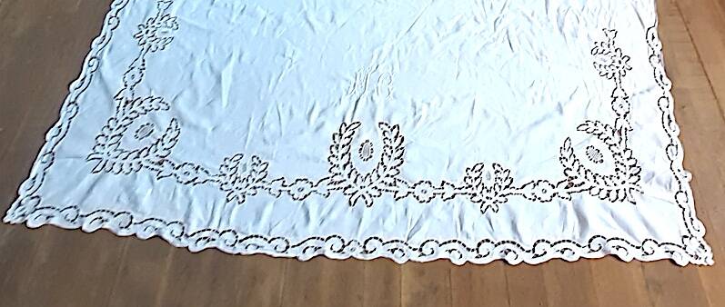 large sheet 2m25 x 3m, 19th-century Richelieu embroidery, monogrammed MG