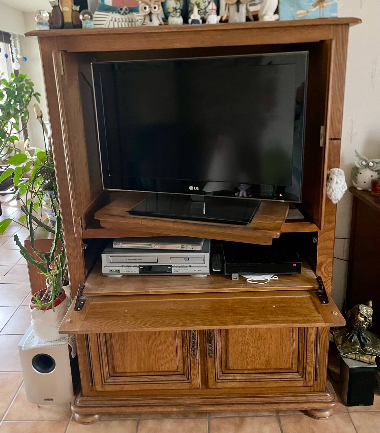 TV cabinet
