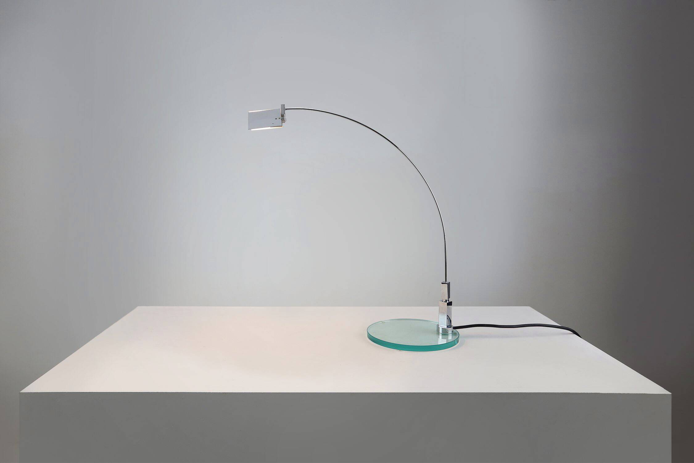 Vintage Italian Fontana Arte Falena Table Lamp by Alvaro Siza