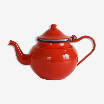Red enamel teapot