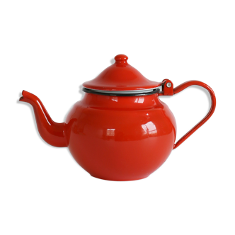 Red enamel teapot