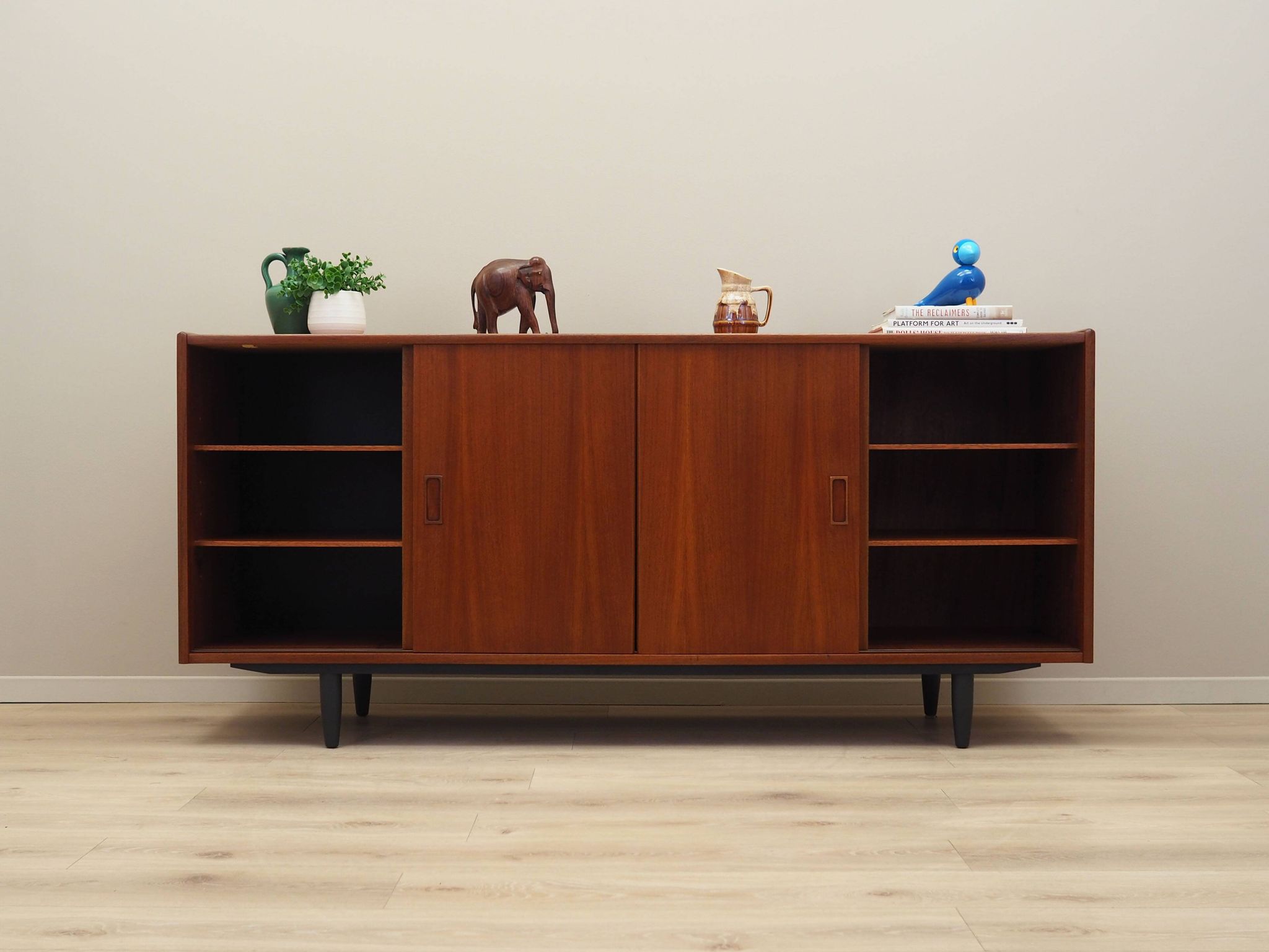 Buffet danois en teck production Westergaard, années 1970