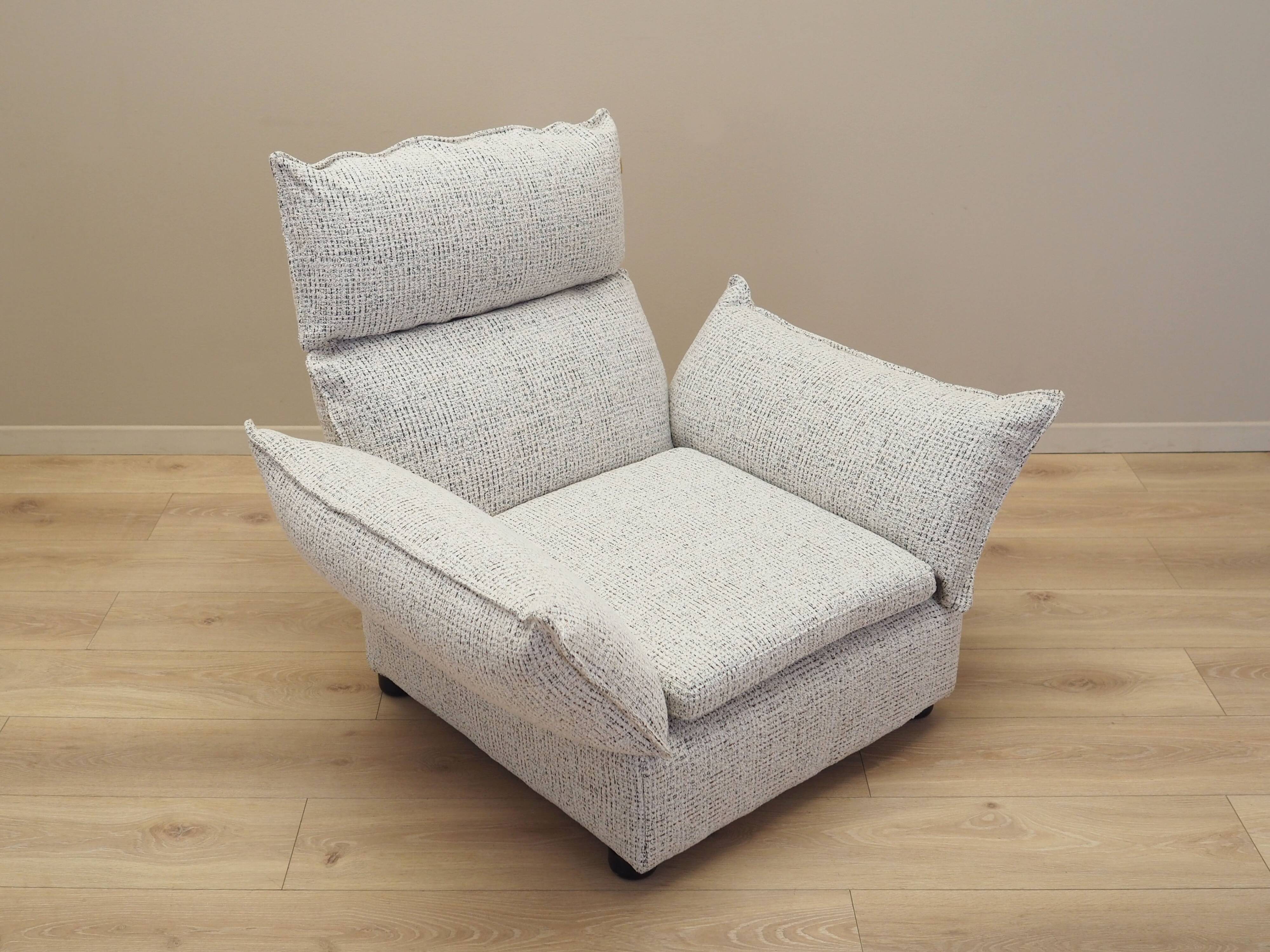 Lounge armchair, Italian design, 1970s, production: Italy